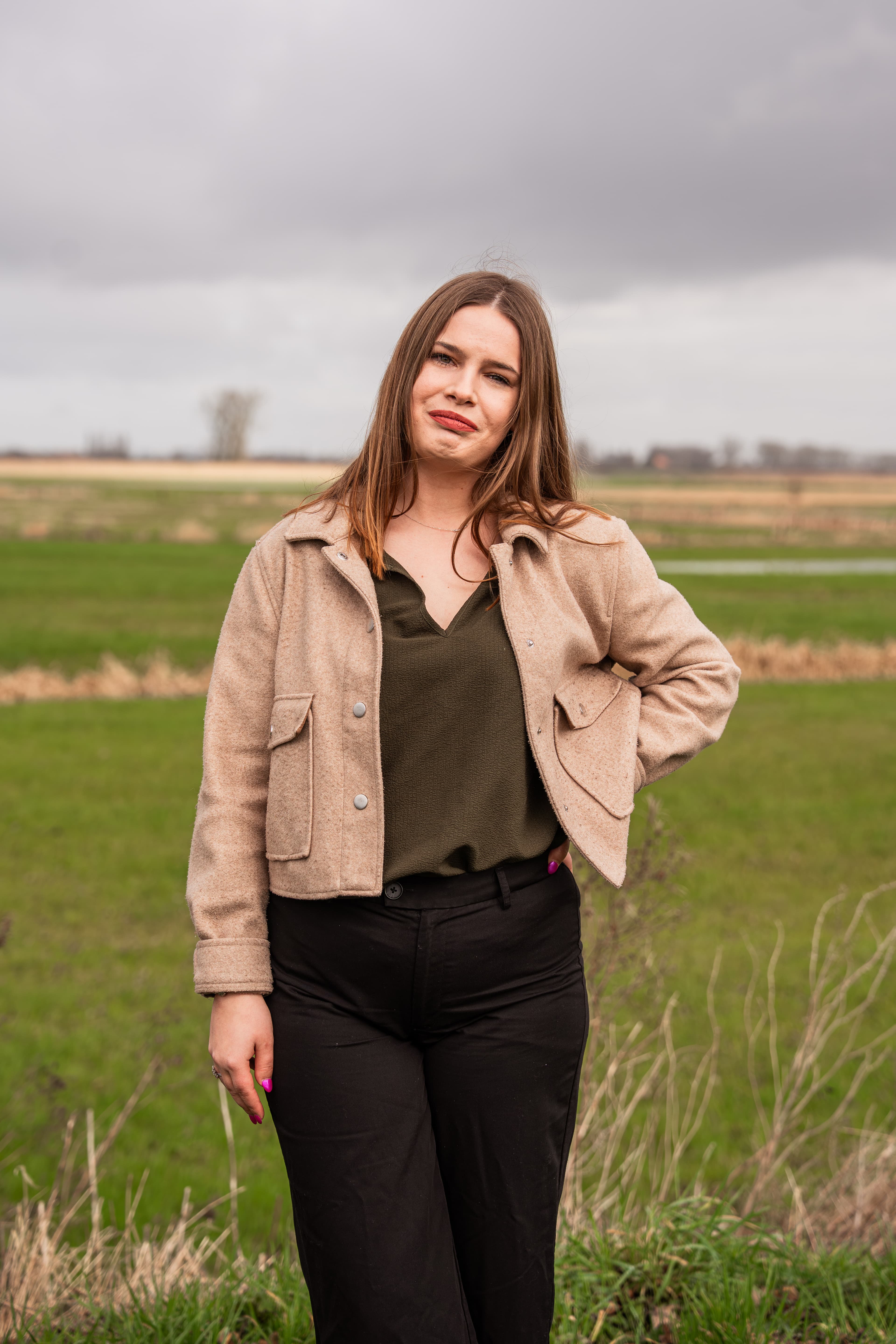 Anisha - verzekeringsadviseur